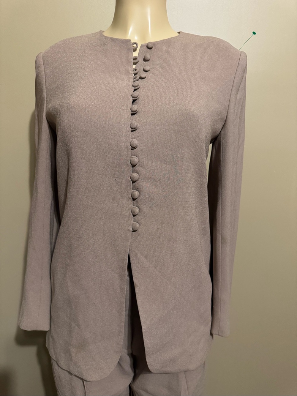 Jones New York Petite Sophisticated Taupe Suit Set - Jacket 8P & Pants 10P - Picture 4 of 15